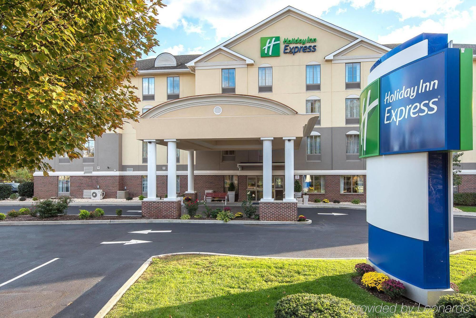 Holiday Inn Express Haskell-Wayne Area By Ihg Buitenkant foto